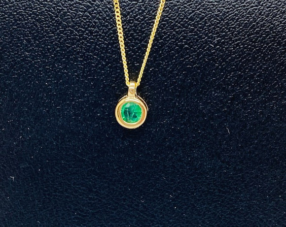10K Yellow Gold Bezel Set Emerald Pendant with 16-18